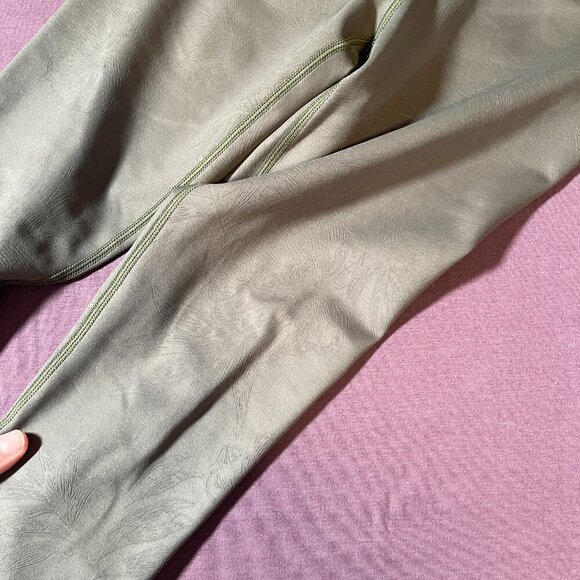 Zyia Active leggings in green with shadow floral pattern - size 2 - Picture 3 of 6